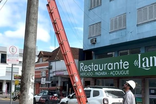 Opera&ccedil;&atilde;o Poste Limpo j&aacute; retirou quase duas toneladas de fios e cabos inativos em Taquara