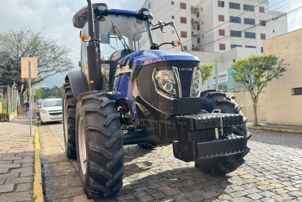 Prefeitura de Taquara adquire novo trator para a Secretaria de Agricultura