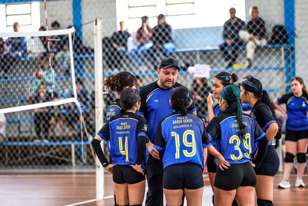 Projeto Saque Certo re&uacute;ne mais de 120 atletas em torneio de v&ocirc;lei em Taquara