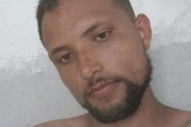 Paulo Thomaz de Carvalho, de 24 anos, est&aacute; desaparecido desde quarta-feira (15).