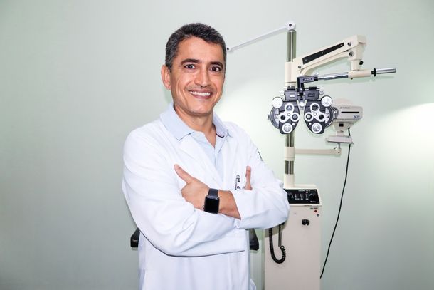 M&eacute;dico oftalmologista da FSFX, Dr. Silas Machado Franco J&uacute;nior