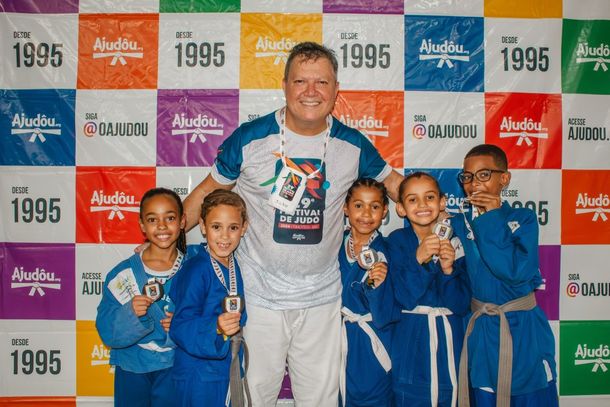 J&uacute;lio C&eacute;sar, fundador e Diretor Executivo do Ajud&ocirc;u, durante o Festival Geral de Jud&ocirc; do Ajud&ocirc;u
