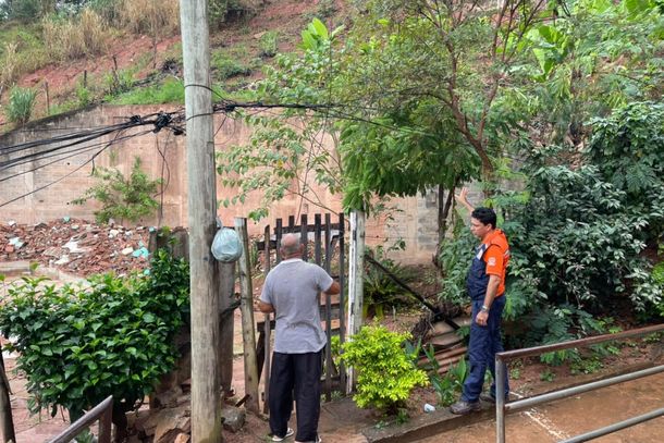 Defesa Civil de Ipatinga inspeciona obras e &aacute;reas de risco nos bairros Beth&acirc;nia e Igua&ccedil;u