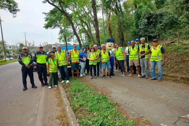 Ipatinga encerra Semana Nacional do Tr&acirc;nsito com blitz na avenida das Na&ccedil;&otilde;es
