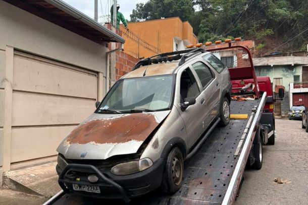 Ipatinga intensifica opera&ccedil;&atilde;o para remo&ccedil;&atilde;o de ve&iacute;culos abandonados em vias p&uacute;blicas