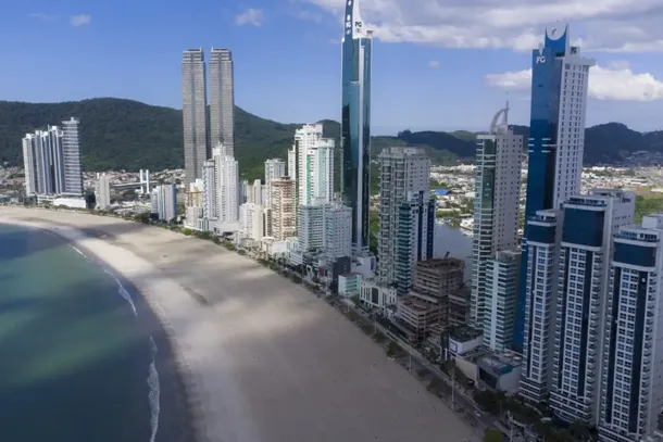Balne&aacute;rio Camburi&uacute; em SC