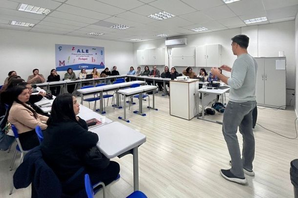 Polo UAB Itapema promove palestra sobre Intelig&ecirc;ncia Artificial na Educa&ccedil;&atilde;o