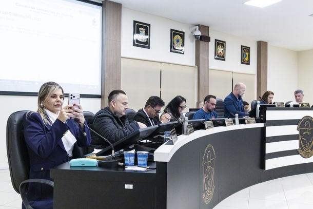 C&acirc;mara de Itapema aprova projeto que pro&iacute;be manuten&ccedil;&atilde;o de ve&iacute;culos em vias p&uacute;blicas e cal&ccedil;adas
