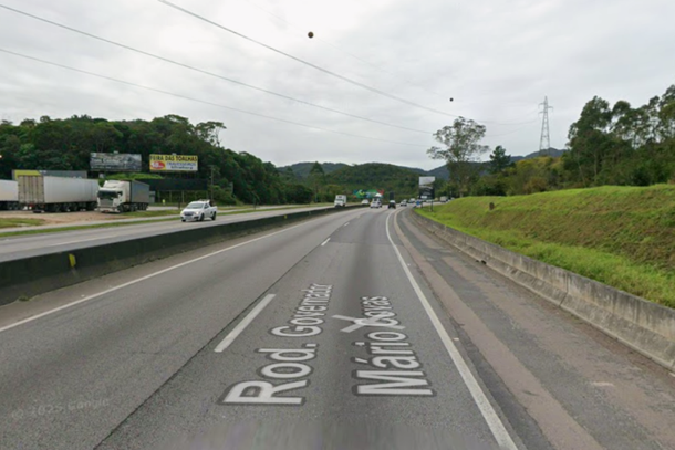 Pedestre morre ap&oacute;s ser atropelado na BR-101 em Itaja&iacute;