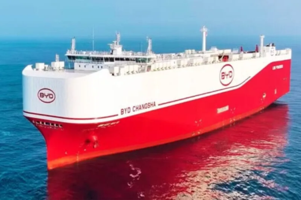 Porto de Itaja&iacute; recebe mais de 7 mil ve&iacute;culos da BYD na maior opera&ccedil;&atilde;o automotiva do ano