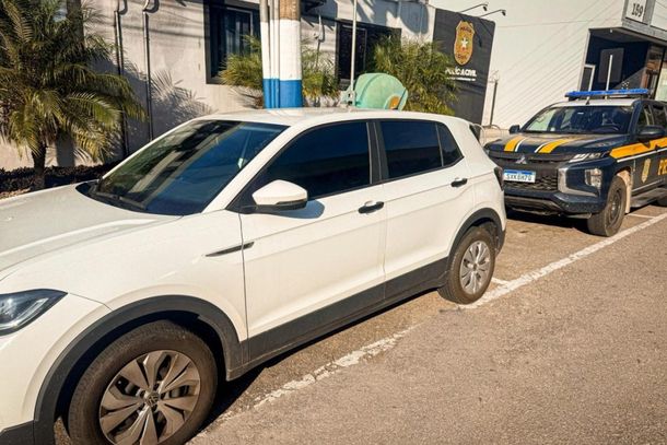 PRF recupera ve&iacute;culo roubado e prende motorista na BR-101 em Balne&aacute;rio Cambori&uacute;
