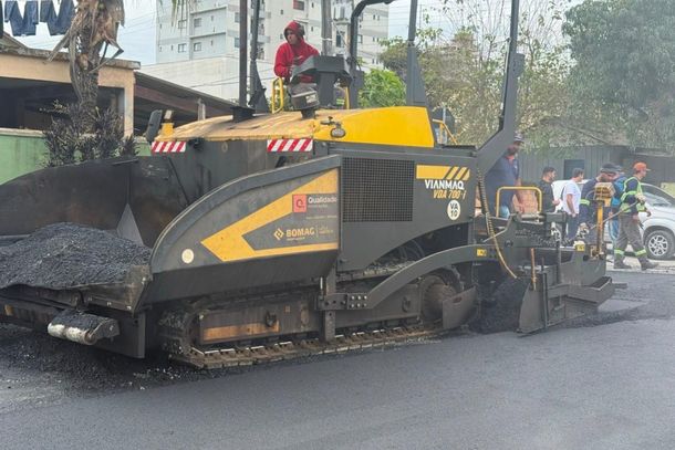 Avan&ccedil;a Itapema leva nova pavimenta&ccedil;&atilde;o asf&aacute;ltica ao Bairro Morretes
