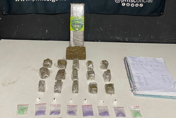 PM apreende mais de 1,2 kg de maconha, coca&iacute;na e ecstasy durante a&ccedil;&atilde;o contra o tr&aacute;fico em Itaja&iacute;