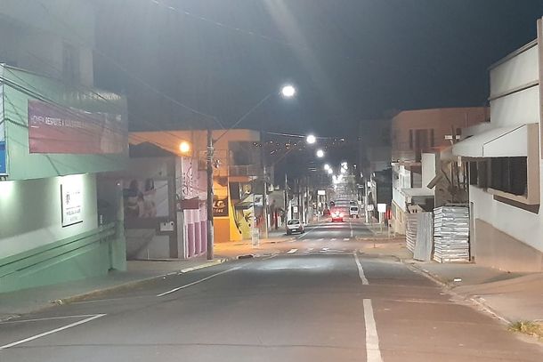 Prefeitura revoga decreto e com&eacute;rcio noturno ficar&aacute; aberto at&eacute; as 20 horas