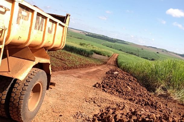 S&atilde;o 29 km que favorece produtores rurais entre Jacarezinho e Barra do Jacar&eacute;