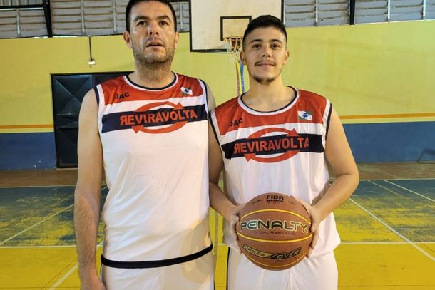 O filho brinca que no come&ccedil;o ele tinha o medo de errar, por jogar junto com o pai. &ldquo;No in&iacute;cio fiquei meio pressionado. Mas agora &eacute; bem tranquilo&rdquo;.
