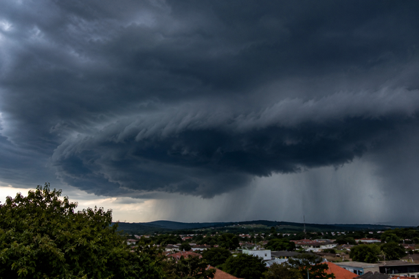 ​Ciclone extratropical intensifica tempestades no Paran&aacute; nos pr&oacute;ximos dias