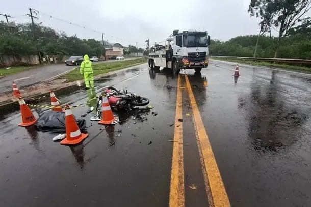 Jovem de Andir&aacute; morre em colis&atilde;o entre carro e moto na PR-444 no Norte Pioneiro