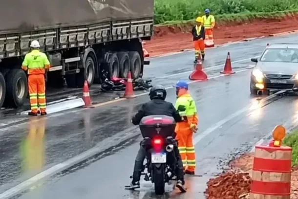 ​Jovem morre ap&oacute;s colis&atilde;o frontal entre moto e carreta na BR-153 em Jacarezinho