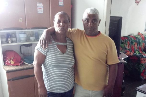 Dona Ana Rosa com o filho, Nelson, se reencontraram ap&oacute;s 40 anos.
