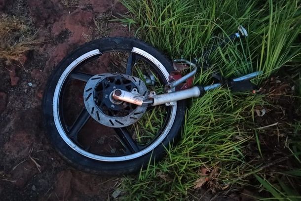Motociclista morreu no local do acidente.