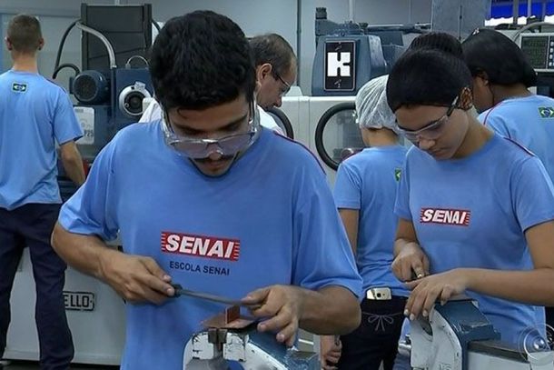 Curso qualifica profissionais para atuarem nas ind&uacute;strias.