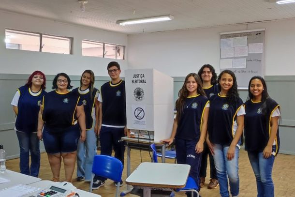 Quatro se&ccedil;&otilde;es eleitorais foram organizadas pela equipe.