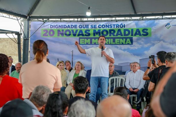 An&uacute;ncio foi feito durante cerim&ocirc;nia de entrega de casas do Programa Casa F&aacute;cil Paran&aacute;.
