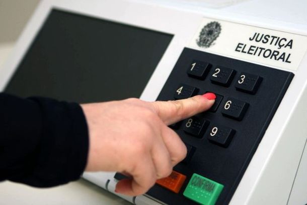 Neste ano, eleitores v&atilde;o votar em candidatos a prefeito e vereador.