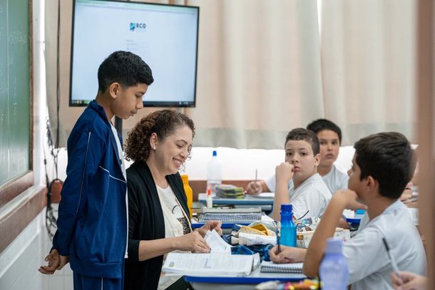 As vagas incluem professor, pedagogo, tradutor/int&eacute;rprete TILS e l&iacute;nguas ind&iacute;genas.