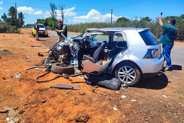 Motorista e passageira ficaram em estado grave.