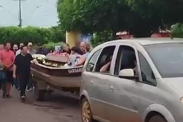 Sepultamento foi nesta ter&ccedil;a (18).