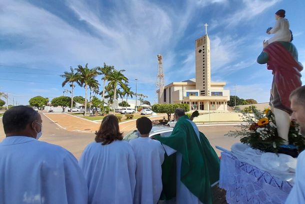 Al&eacute;m de missa, carreata, almo&ccedil;o e leil&atilde;o de gado, haver&aacute; bingo com R$ 11 mil em pr&ecirc;mios.