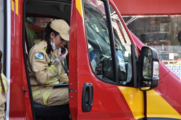 No Paran&aacute;, assim como em todo o Brasil, o telefone dos Bombeiros &eacute; o 193.