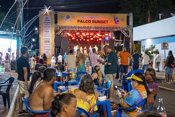 Programa&ccedil;&atilde;o tem atra&iacute;do n&atilde;o s&oacute; turistas, mas moradores de toda a regi&atilde;o.