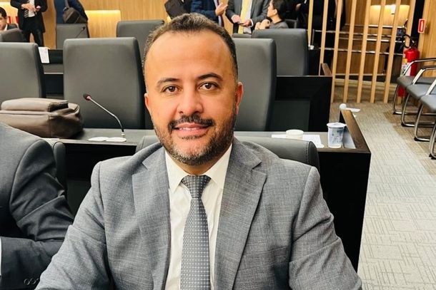 Cl&oacute;vis &eacute; conselheiro estadual da OAB.