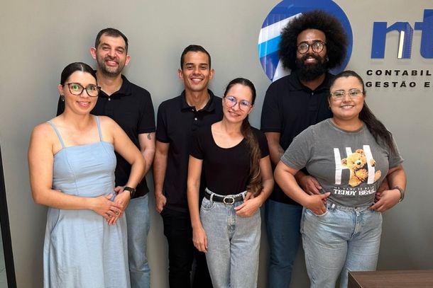 Equipe NTW com as esposas.