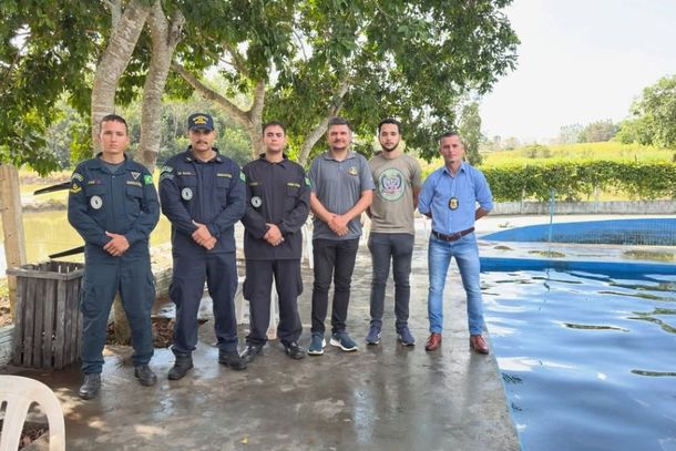 Militares da Delegacia Fluvial de Gua&iacute;ra acompanharam as atividades.