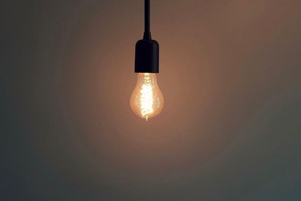Consumidores seguem pagando taxa extra na conta de luz neste m&ecirc;s.