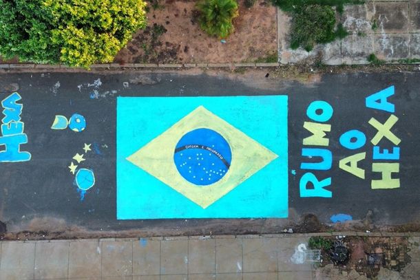 A Rua Afonso Pena foi uma das que ganhou uma decora&ccedil;&atilde;o especial para a Copa.