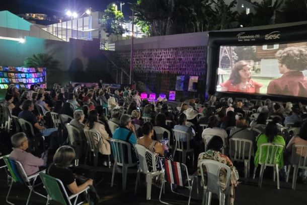 Cinema na pra&ccedil;a est&aacute; marcado &agrave;s 19h30.