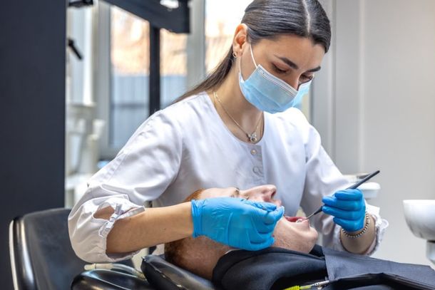 H&aacute; vagas para profissionais da &aacute;rea de odontologia.