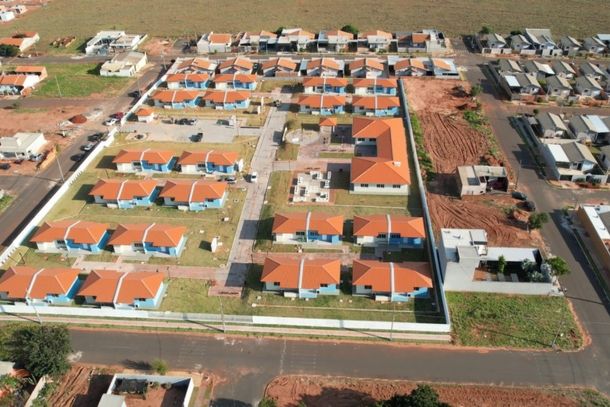 S&atilde;o 40 casas constru&iacute;das com investimento de R$ 10 milh&otilde;es.
