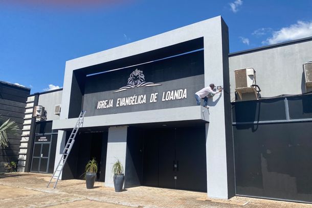 Igreja Evang&eacute;lica de Loanda fica na na Rua Vereador Arlindo Roque Clivati.