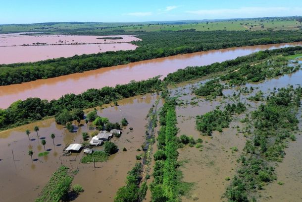 N&iacute;vel da &aacute;gua subiu mais de 13 metros.