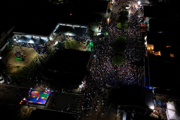 Evento re&uacute;ne milhares de pessoas.