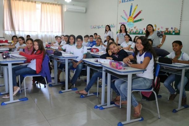Turma avaliada pelo MEC por meio do IDEB, acompanhada de Sandra Bazotto, Andreia Pedrassani e professora Elisa Souto