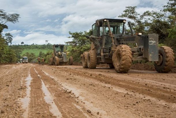 A falta de obras na rodovia BR 163 entre Cuiab&aacute; e Sinop t&ecirc;m sido objeto de diversas manifesta&ccedil;&otilde;es nos &uacute;ltimos anos por parte da popula&ccedil;&atilde;o e setores econ&ocirc;micos envolvidos