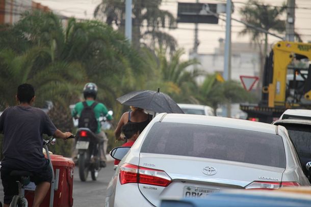 Ap&oacute;s mais de 100 dias de estiagem, leve chuva cai no centro de Lucas do Rio Verde na tarde desta quarta-feira (18)