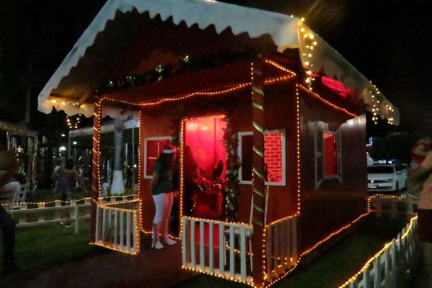 Casa do Papai Noel, montada na Pra&ccedil;a dos Migrantes em Lucas do Rio Verde, &eacute; uma das atra&ccedil;&otilde;es do Natal para Todos. Grade de eventos segue at&eacute; o pr&oacute;ximo dia 22